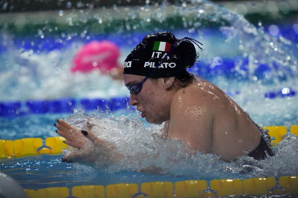 Nuoto, Benedetta Pilato con facilità alle semifinali dei 50 rana dei Mondiali in vasca corta. Della Corte col brivido