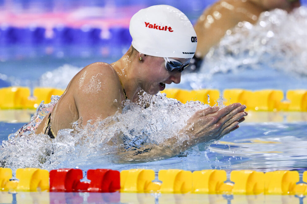 Nuoto, Kate Douglass oro iridato con record del mondo nei 200 rana in vasca corta