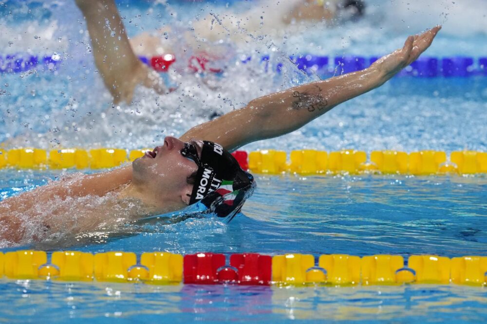 Nuoto, Lorenzo Mora si prende l’argento nei 200 dorso! Vittoria per Kos