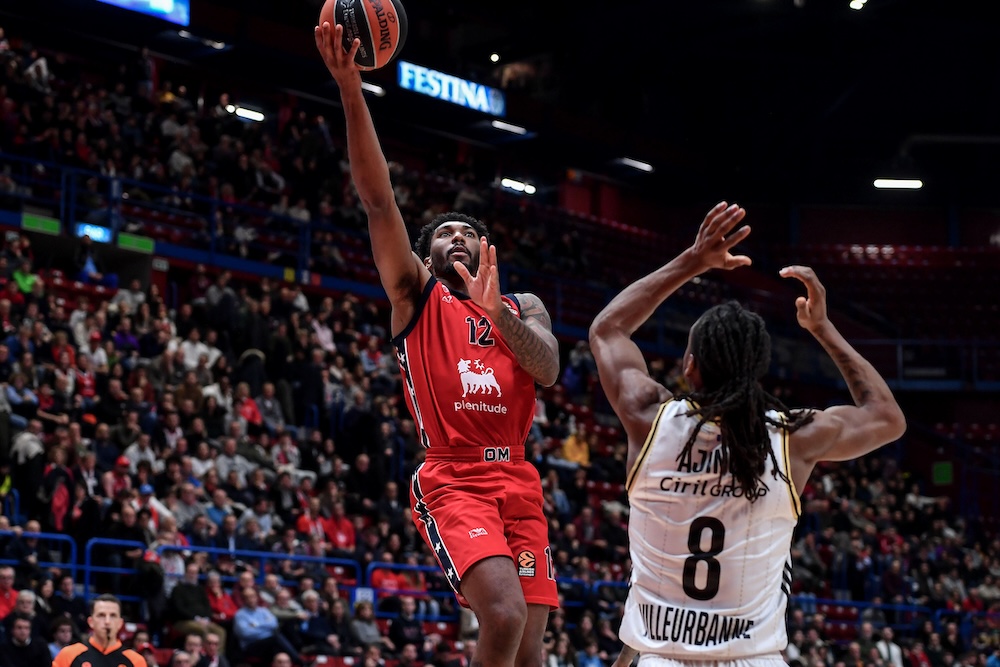 Basket: l’Olimpia soffre, rischia, ma supera il Villeurbanne e continua a correre in Eurolega