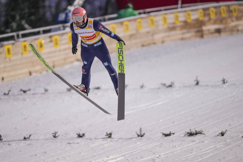 Salto con gli sci, Paschke vince gara 1 a Titisee Neustadt e allunga in Coppa del Mondo