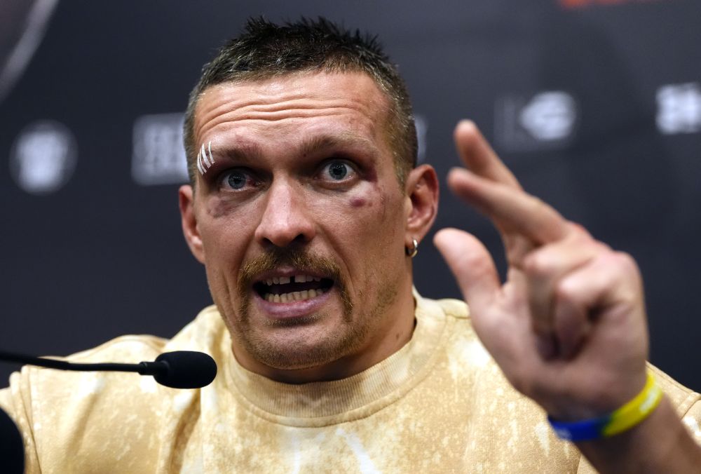 Oleksandr Usyk si gode il successo: “Fury mi ha reso più forte, ora non penso alla boxe per un po’”