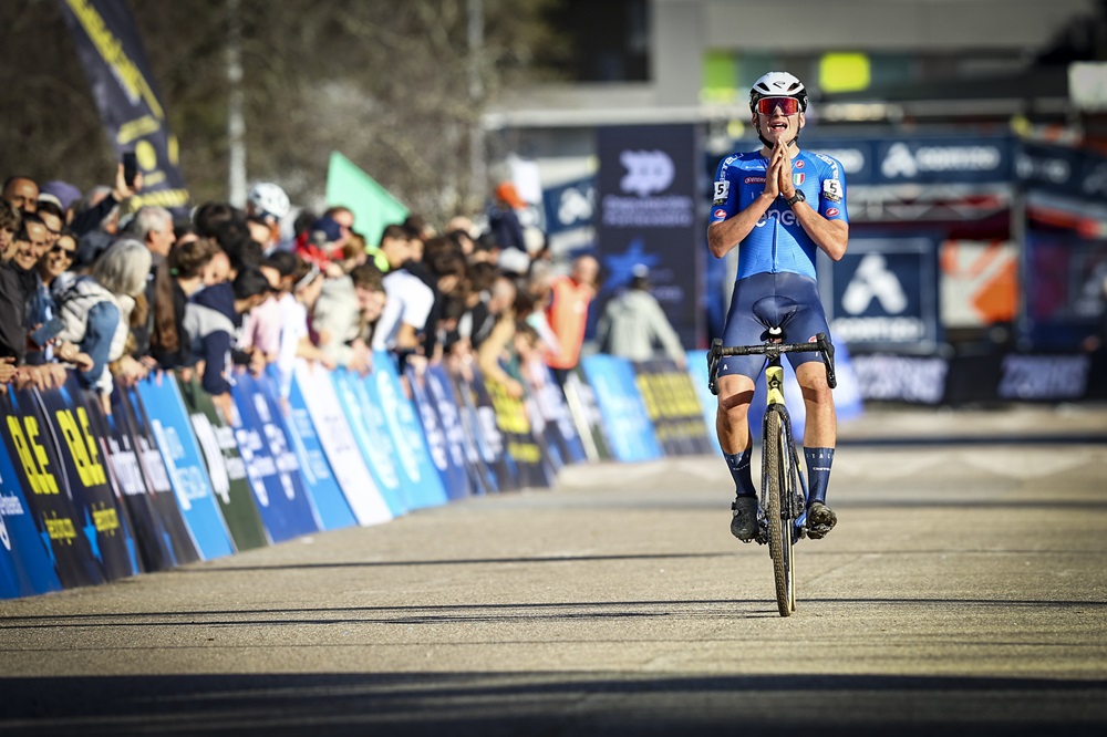 Ciclocross, Mattia Agostinacchio vince tra gli juniores in Coppa del Mondo a Zonhoven! Giorgia Pellizotti ottava