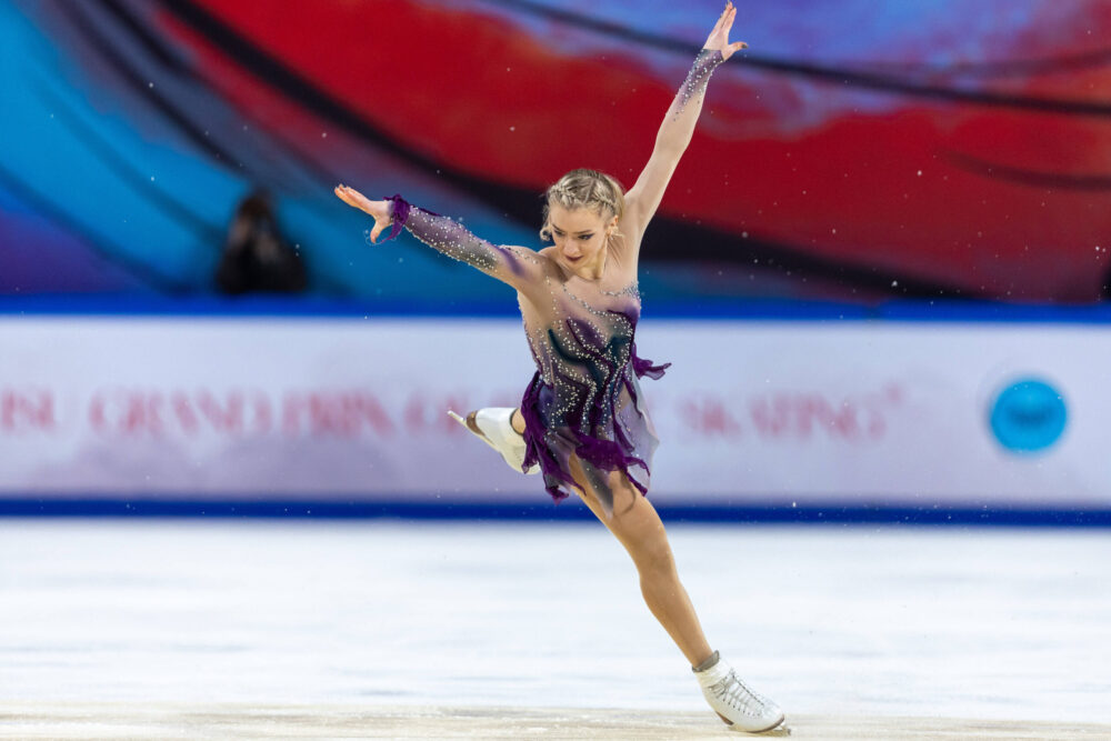 Pattinaggio artistico: Amber Glenn vince le Finali Grand Prix, Sakamoto risale al 3° posto