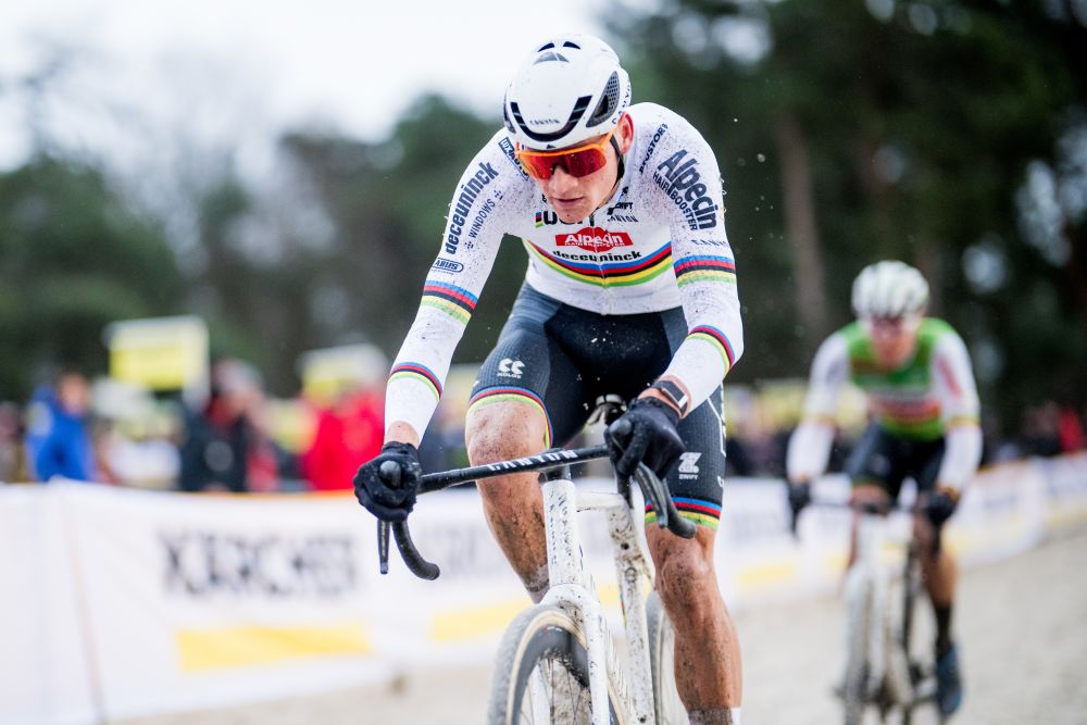 Ciclocross, Mathieu van der Poel a Gavère per un altro show nel giorno di Santo Stefano