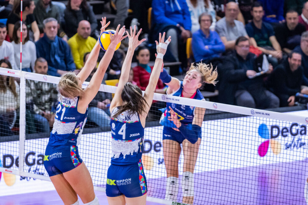 Volley femminile, Antropova firma 32 punti! Chieri batte Roma, Novara si salva al tie-break