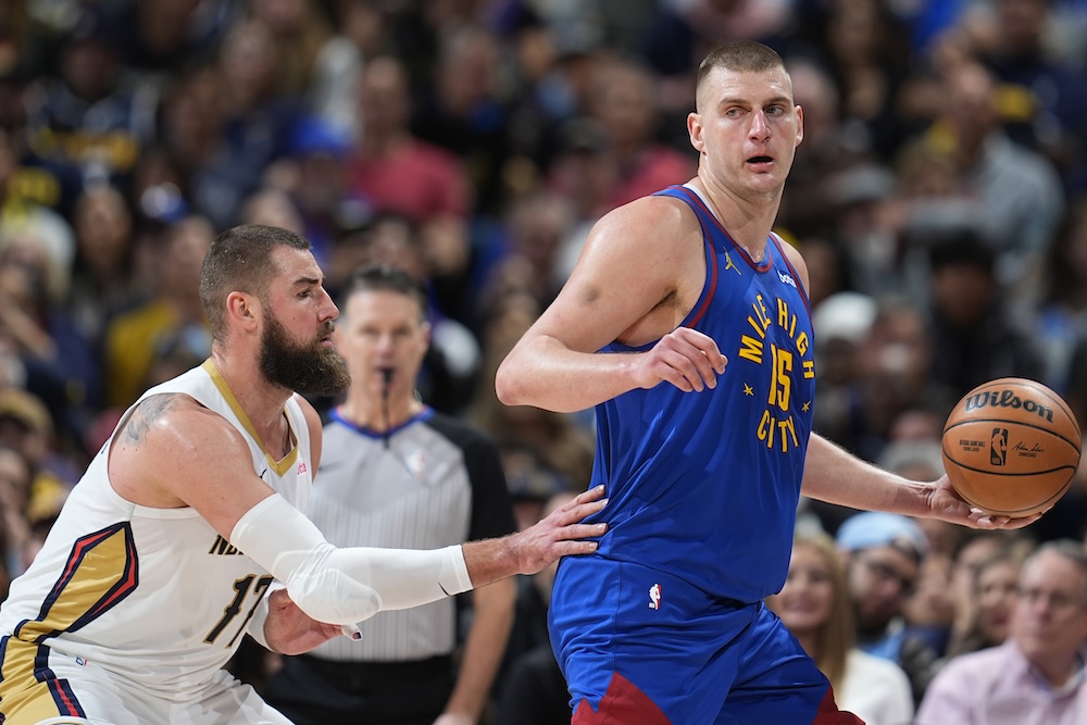 NBA, i risultati della notte (23 dicembre): Denver vince all’overtime con la tripla doppia di Jokic. Successi esterni per Pacers e Rockets