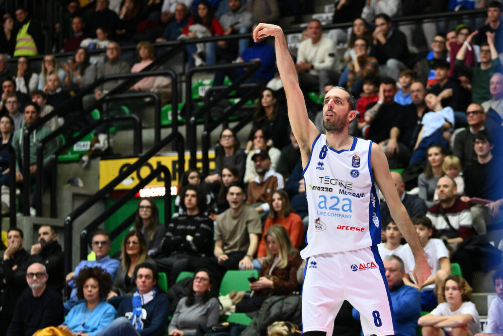 Basket, sfida d’alta classifica tra Trento e Brescia in Serie A. L’Olimpia Milano ospita Reggio Emilia