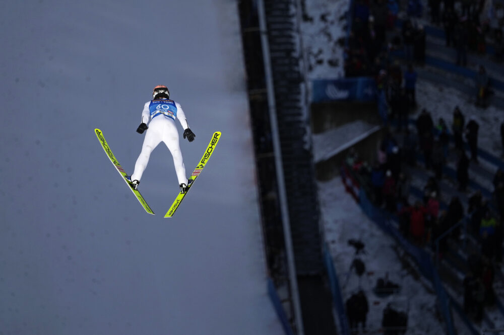 Tournée 4 Trampolini, Jan Hoerl impressiona in qualificazione a Innsbruck. Insam supera il taglio