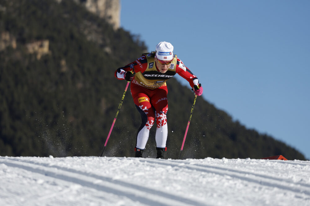 Tour de Ski: Klaebo, skiathlon per chiudere. Pellegrino per la complessa operazione podio, lotta tra le donne