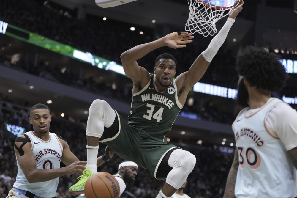 NBA, i risultati della notte (11 gennaio): Antetokounmpo regale, tripla doppia assieme di Jokic e Westbrook