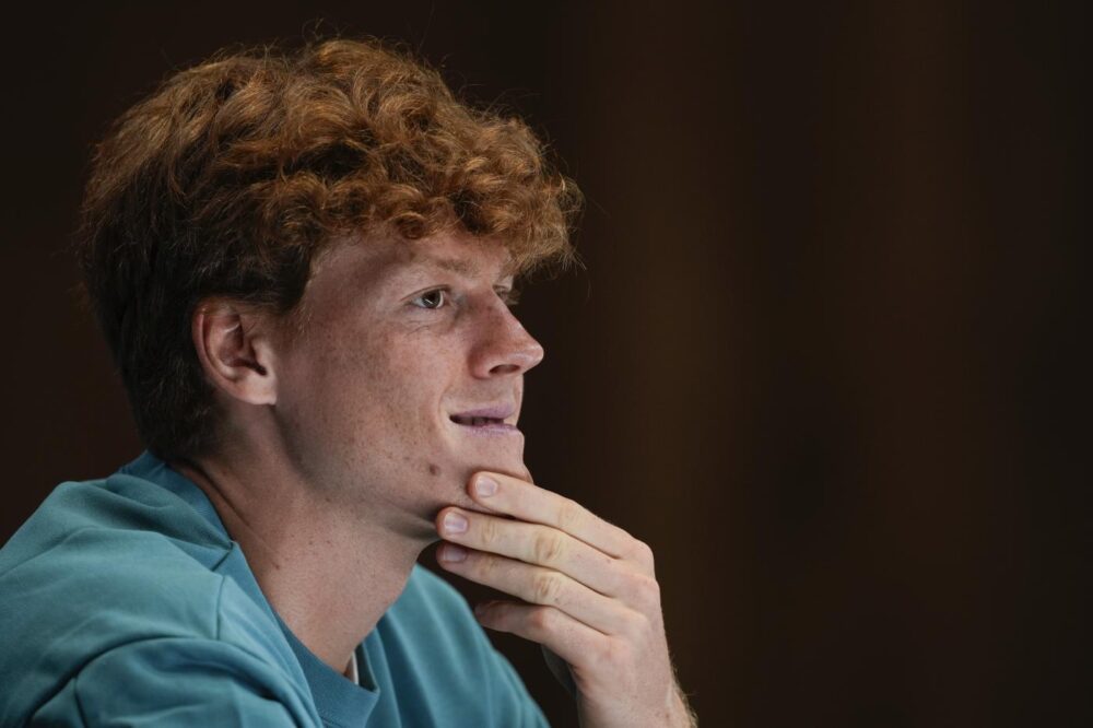 Il TAS ha scelto il presidente del collegio arbitrale che giudicherà Jannik Sinner: si tratta di un ex tennista