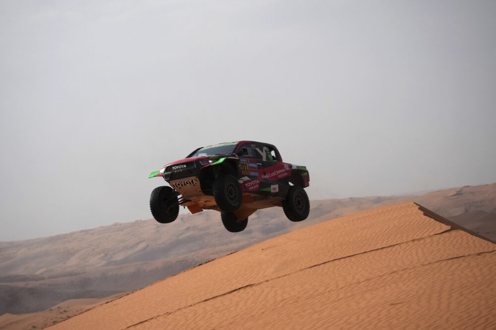 Ekstrom vince la penultima tappa della Dakar tra le auto. Al Rajhi scavalca Lategan nella generale