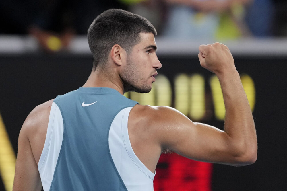 Carlos Alcaraz supera un buon Marin Cilic e accede al secondo turno del torneo di Doha