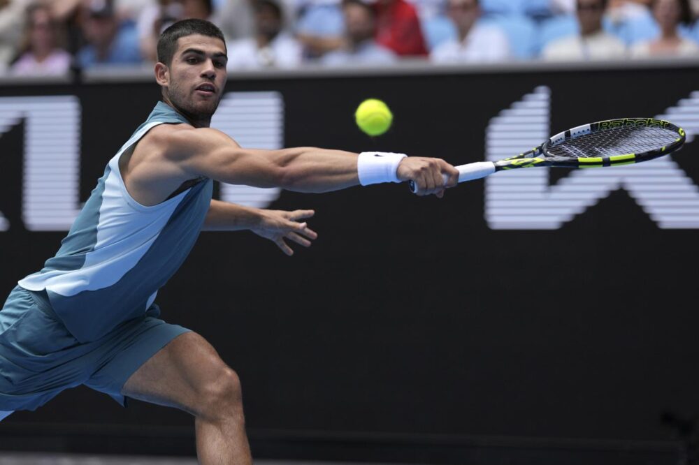 Australian Open, risultati tabellone maschile 15 gennaio: Alcaraz e Zverev avanti in carrozza, Djokovic lascia per strada un set. Ruud capitola con Mensik