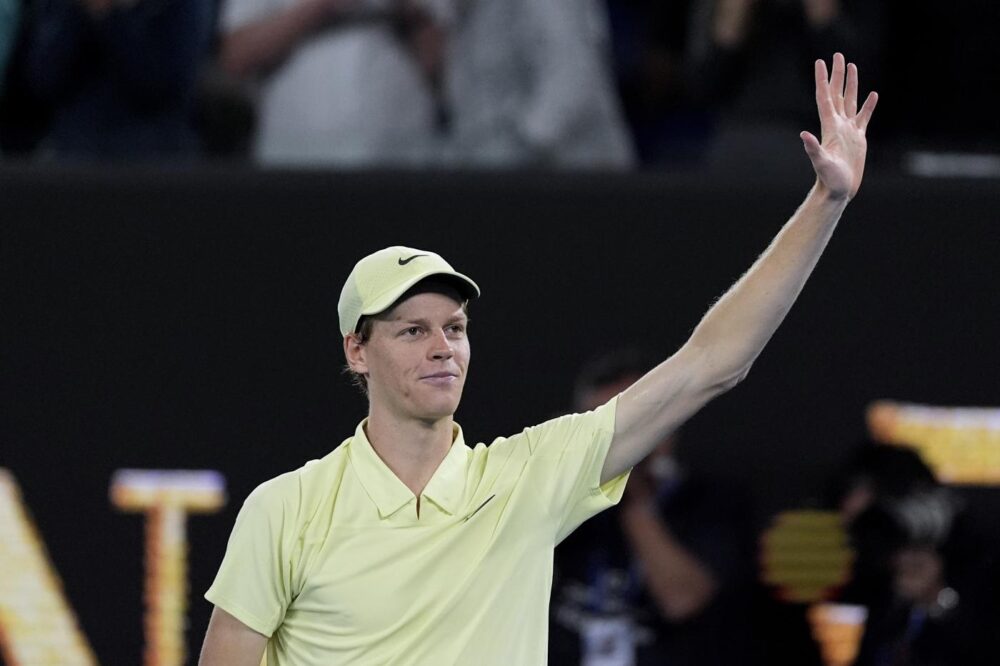 Quanti soldi guadagna Jannik Sinner con la finale agli Australian Open? Il montepremi sfonda il milione