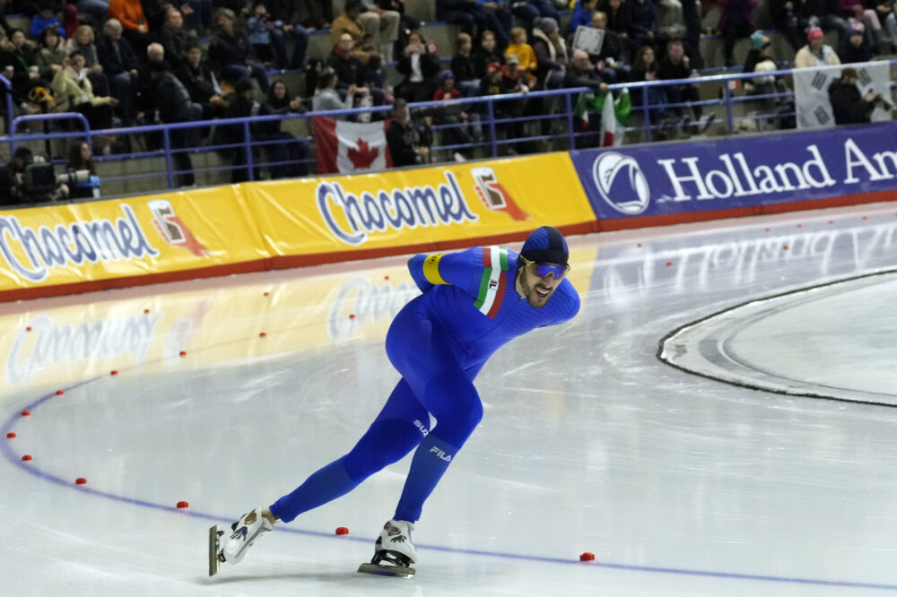 Speed skating, Davide Ghiotto secondo sui 5000 a Milwaukee: difeso il primato in Coppa del Mondo