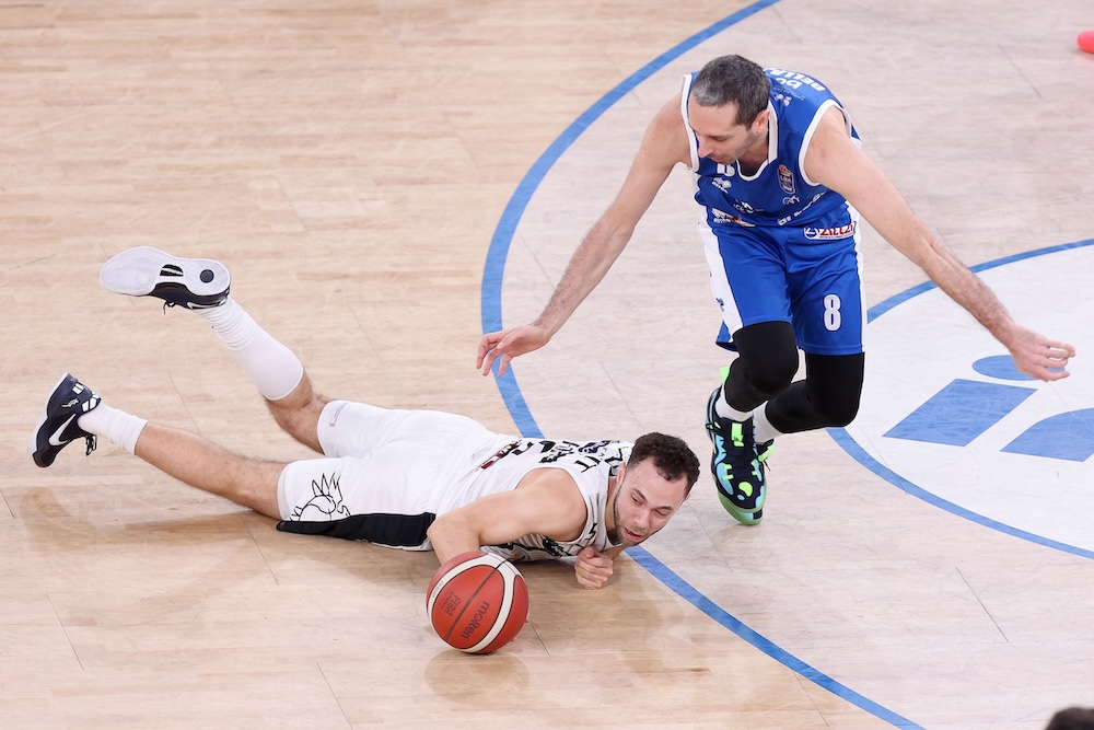 Basket, Brescia e Trapani vincono negli anticipi di Serie A. Tortona conquista le Final Eight di Coppa Italia