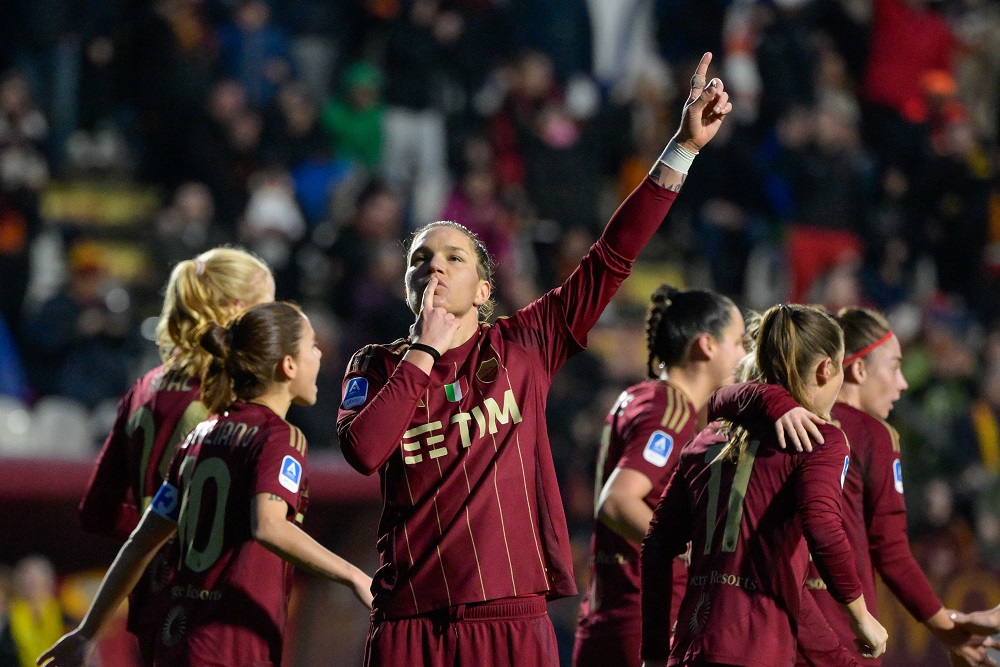 Calcio femminile, Elena Linari regala la semifinale di Coppa Italia alla Roma: 2 2 contro il Napoli al Tre Fontane