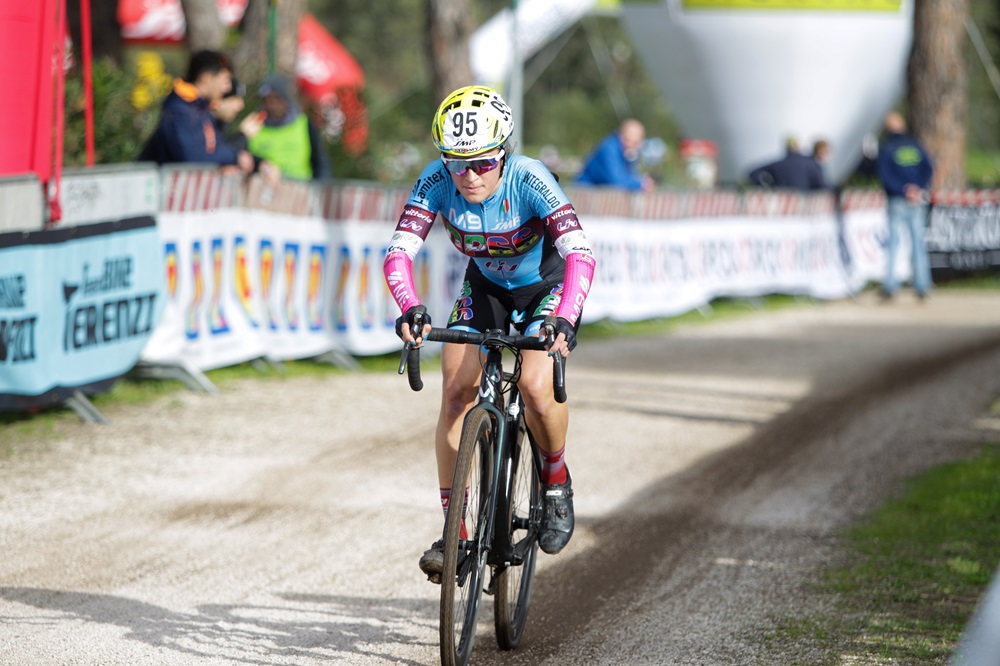 Ciclocross, Carlotta Borello è la nuova campionessa italiana: Casasola quinta al rientro, saluta Eva Lechner