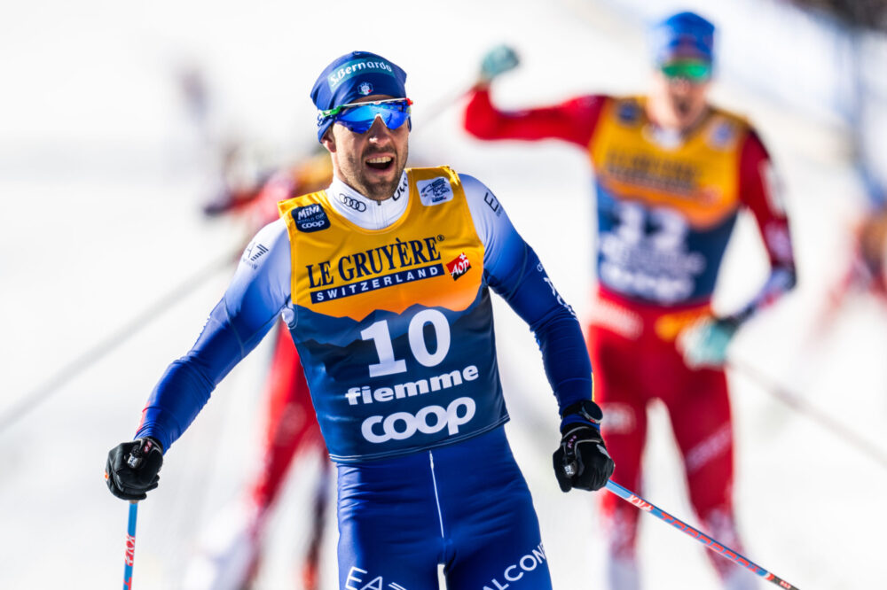 Federico Pellegrino regala all’Italia il primo podio del 2025! Fantastico secondo dietro Klaebo nello skiathlon del Tour de Ski