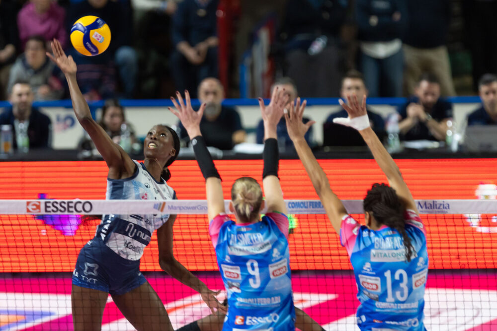 Volley femminile, Novara vola nel big match: stende Milano e tallona Scandicci, Egonu non basta