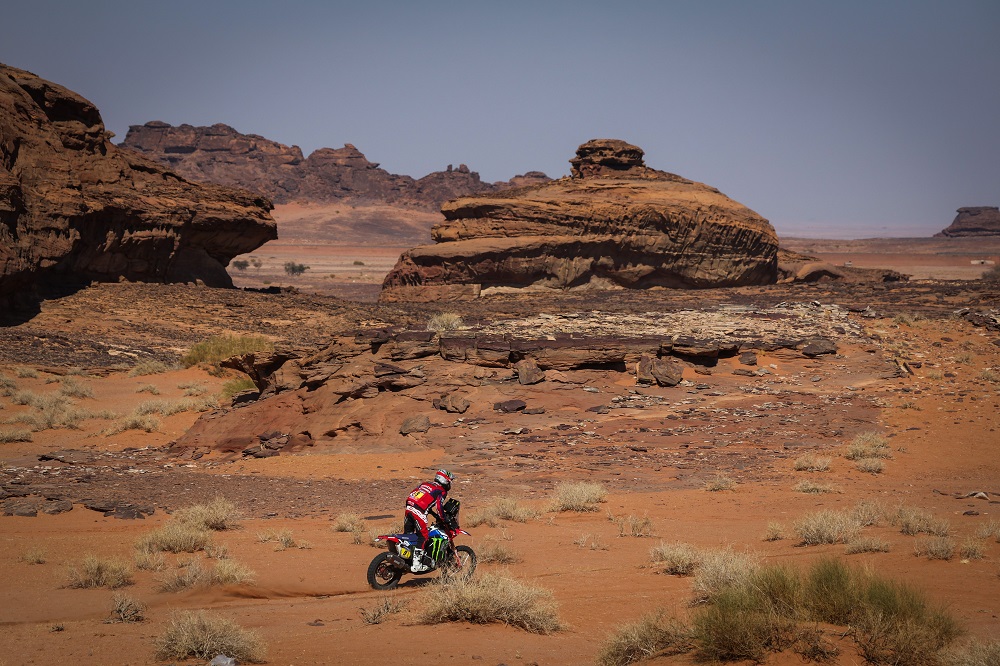 LIVE Dakar 2025, tappa di oggi in DIRETTA: si infiamma la bagarre tra le moto e le auto