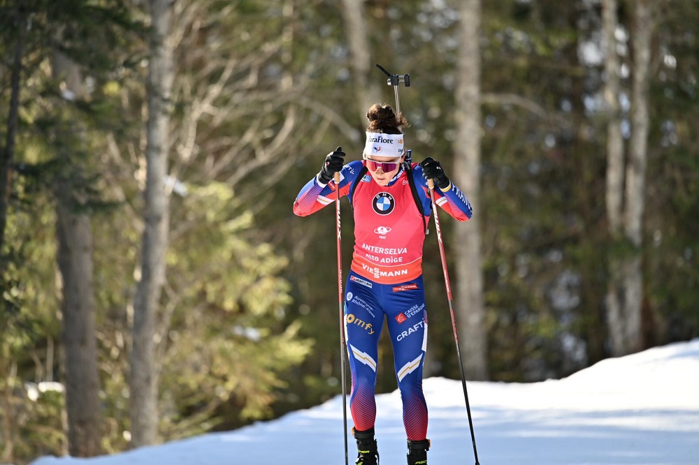 Biathlon, la Francia domina la staffetta femminile di Nove Mesto. L’Italia chiude in settima posizione