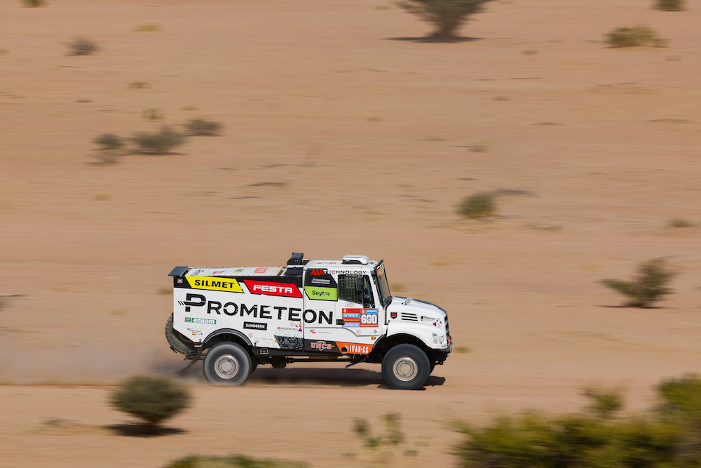 Dakar 2024: tra i camion Macik precede Loprais nella prima parte della marathon