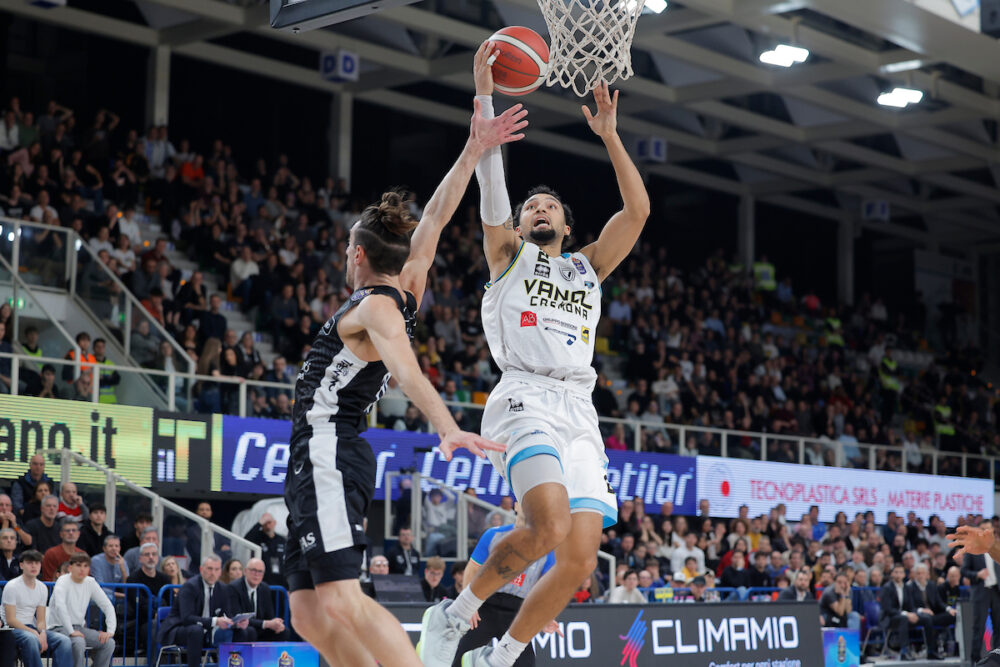 Basket, Trento cade in casa contro Cremona in Serie A. Vittorie convincenti per Milano, Venezia e Virtus Bologna