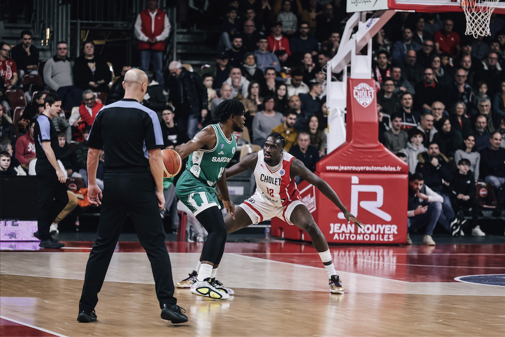 Basket: Sassari cade a Cholet, playoff di Europe Cup appesi a un filo per i sardi