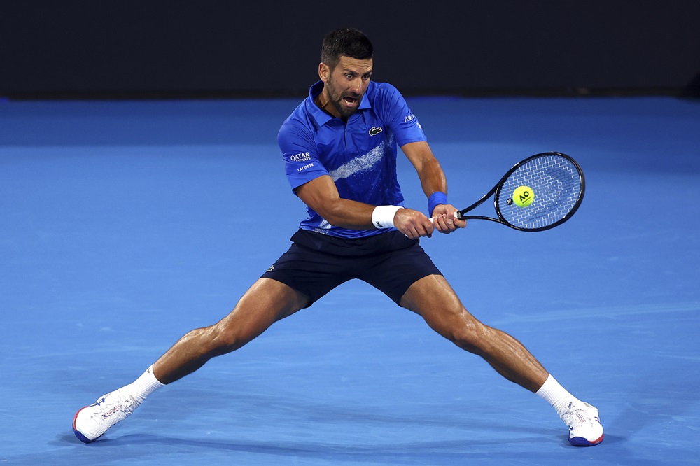 ATP Brisbane 2025, Djokovic accede ai quarti. Arnaldi eliminato, avanti ancora Mpetshi Perricard