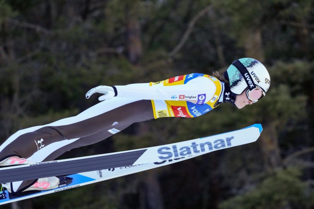 Salto con gli sci, Nika Prevc fa doppietta anche a Hinzenbach. Lara Malsiner si conferma in top10