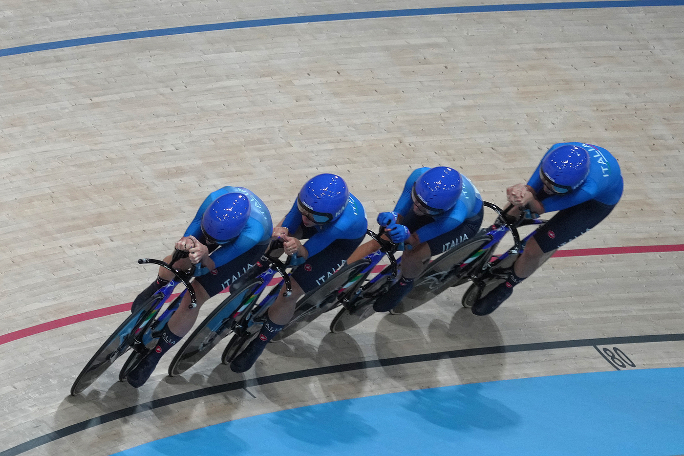 Ciclismo su pista, l’Italia si conferma sul tetto d’Europa! Il quartetto femminile vince il braccio di ferro con la Germania