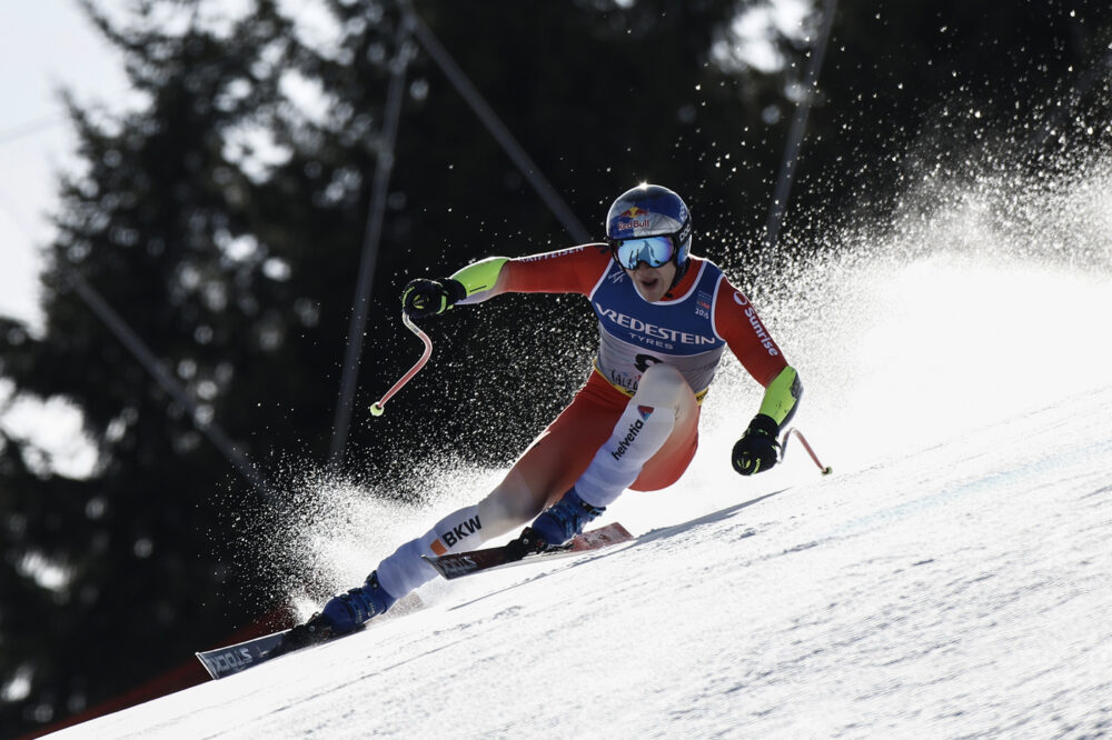 VIDEO Marco Odermatt vince il superG dei Mondiali di sci alpino con distacchi abissali