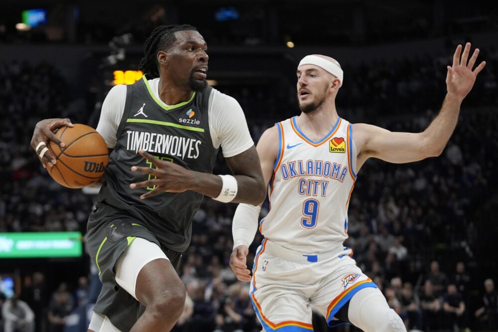 NBA, i risultati della notte (25 febbraio): Thunder ko all’overtime contro i Timberwolves, vittorie per Nuggets e Bulls