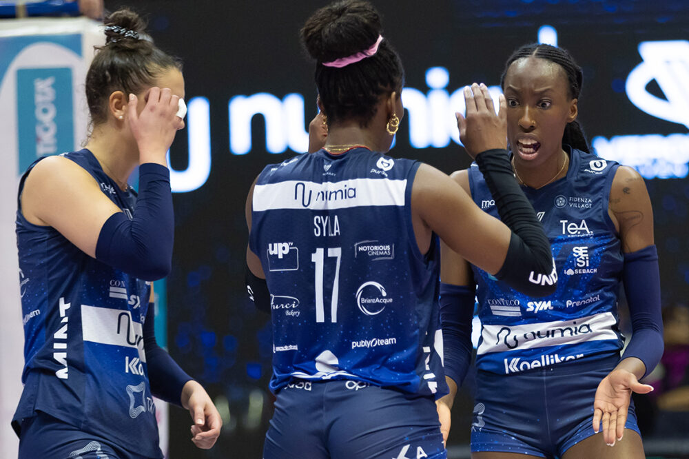 LIVE Eczacibasi Istanbul Milano 0 3, Champions League volley femminile 2025 in DIRETTA: le lombarde annichiliscono le turche e volano in semifinale!