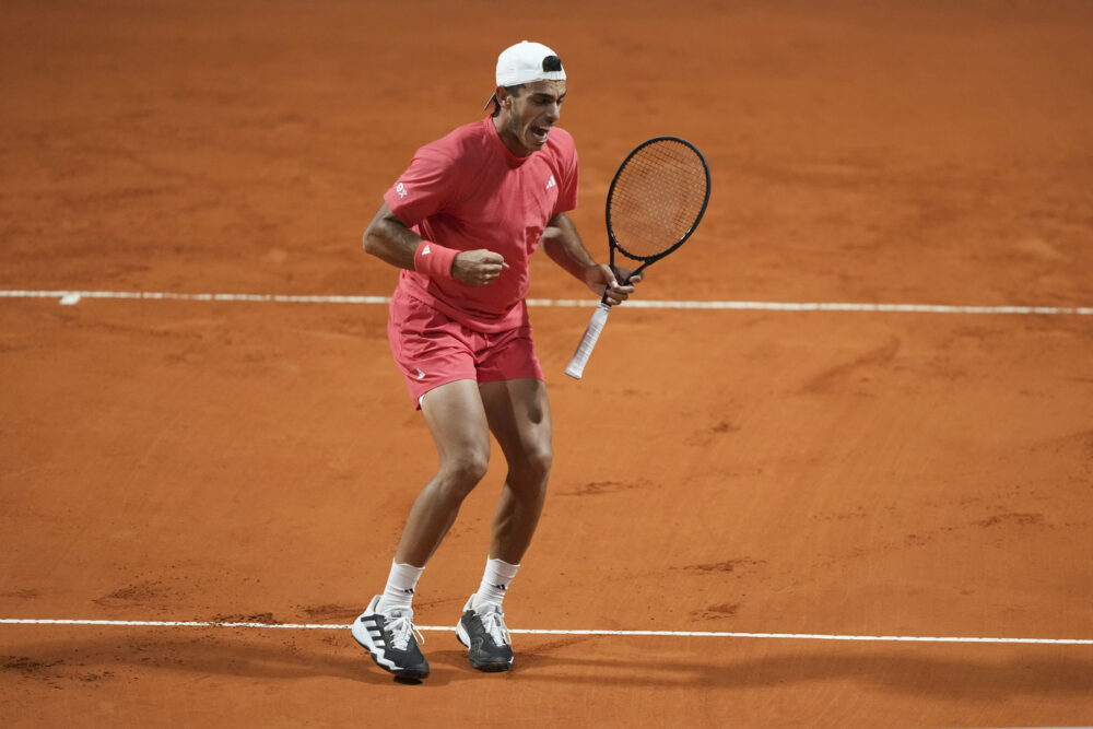 ATP Rio de Janeiro, Alexandre Müller sorprende Etcheverry, Francisco Cerundolo avanza