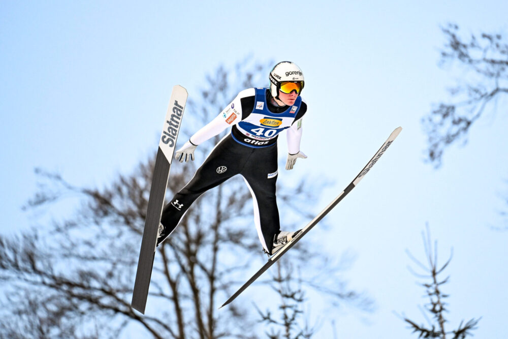 Salto con gli sci: Domen Prevc in testa nella qualificazione di Lake Placid. Passa Alex Insam