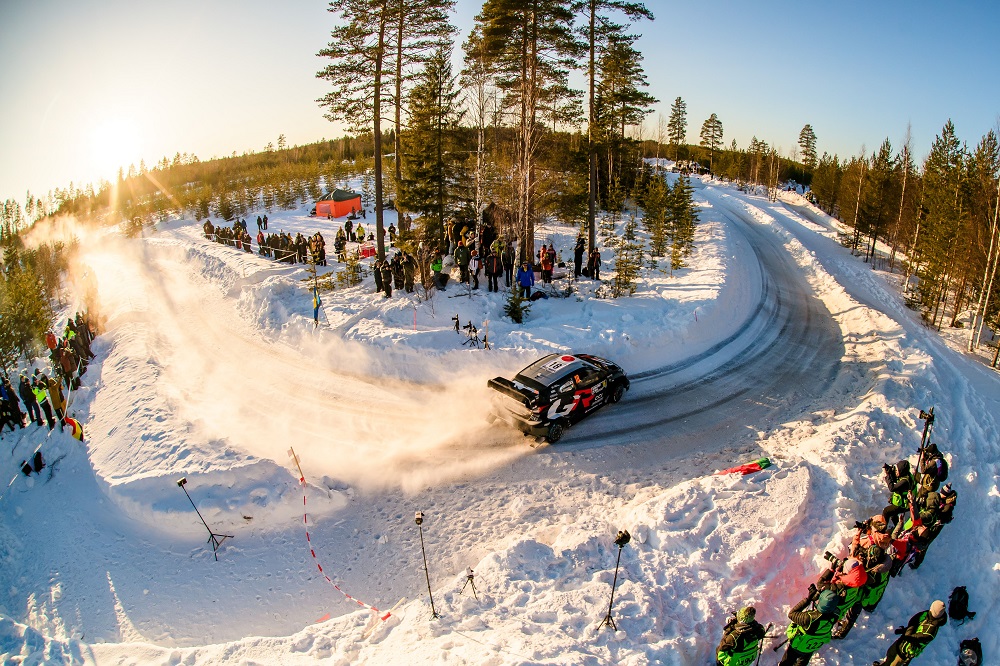 Rally, Elfyn Evans sempre al comando del Rally di Svezia, ma Takamoto Katsuta non molla