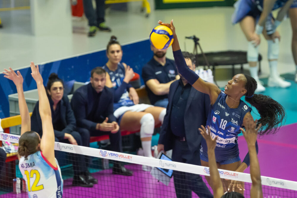 Volley femminile, Milano batte Scandicci: Egonu straripante nel duello con Antropova. Novara ok in Serie A1