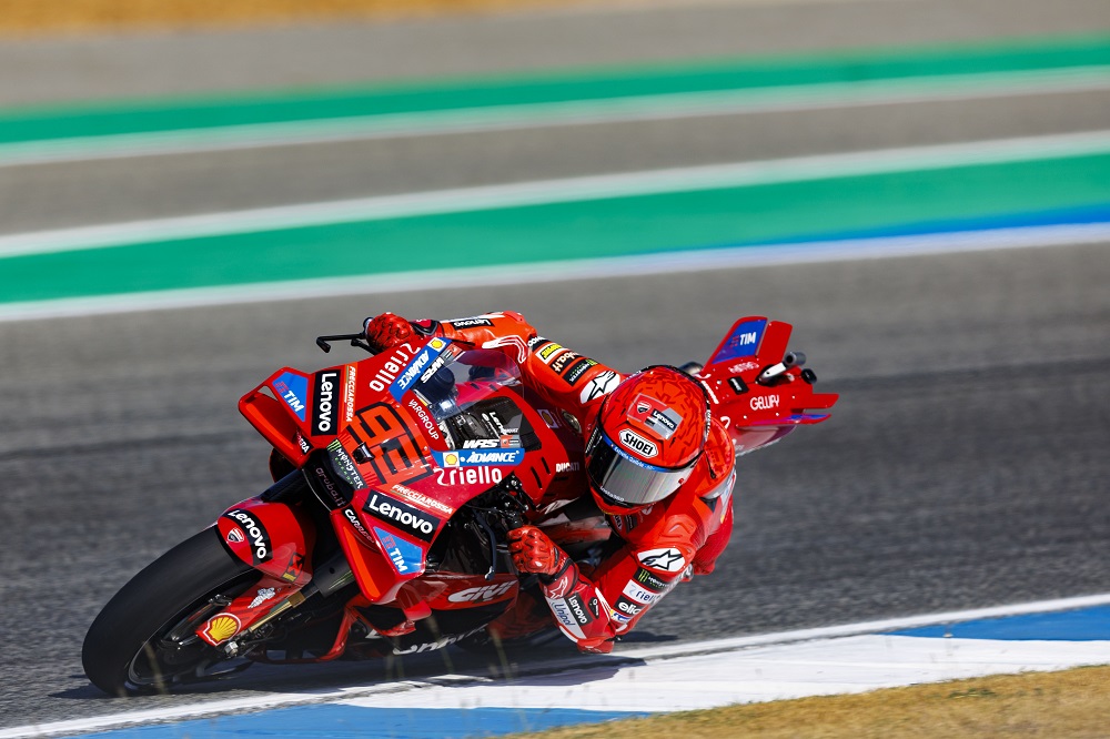 MotoGP, Marc Marquez centra la pole a Buriram davanti al fratello Alex, Bagnaia in prima fila