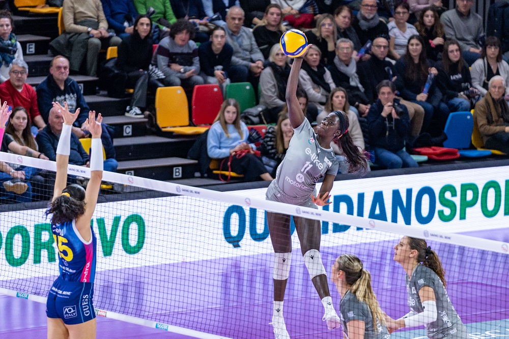 Volley femminile, Busto Arsizio sbanca Perugia al tie break nel terzultimo turno della Regular Season di Serie A1