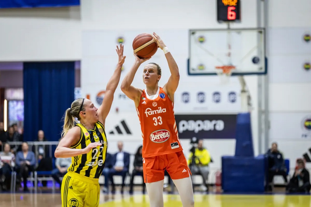 Basket femminile: Schio lotta fino alla fine con il Fenerbahce, ma cede e giocherà i quarti delle Final Six di Eurolega