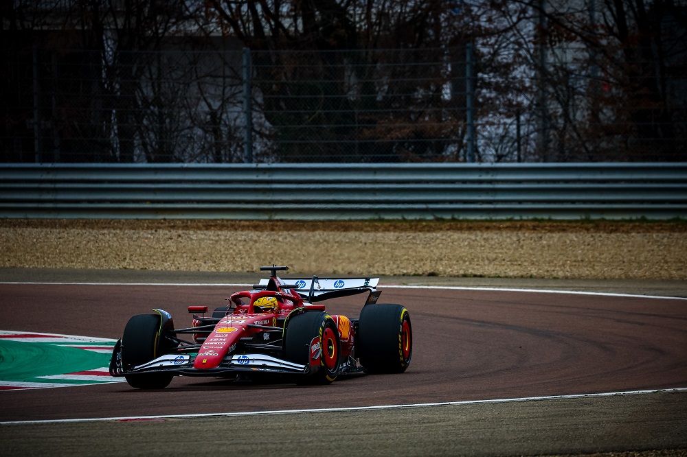 F1, Ferrari alla prova a Sakhir: SF 25 a confronto con gli altri per scoprire le carte