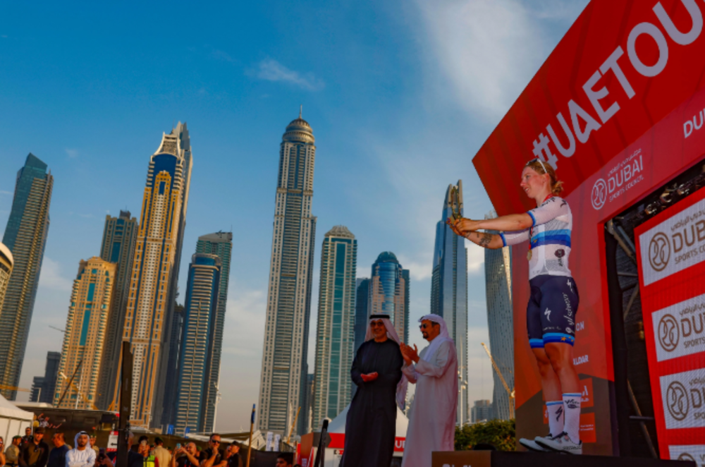 UAE Tour femminile 2025: Lorena Wiebes domina nel vento, molto bene Longo Borghini