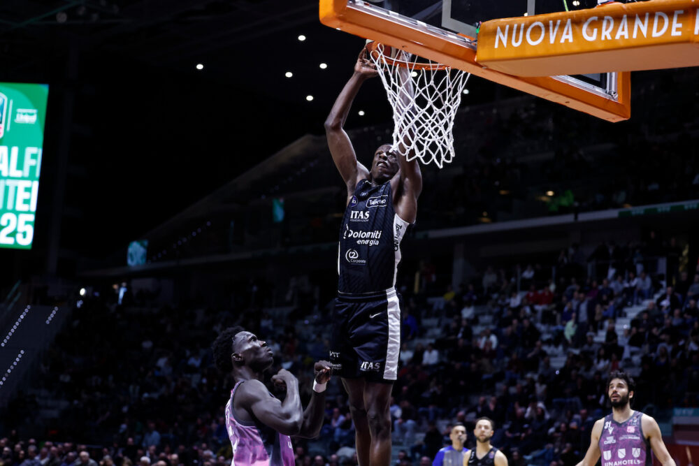 Basket: Trento rimonta Reggio Emilia e agguanta la semifinale di Coppa Italia