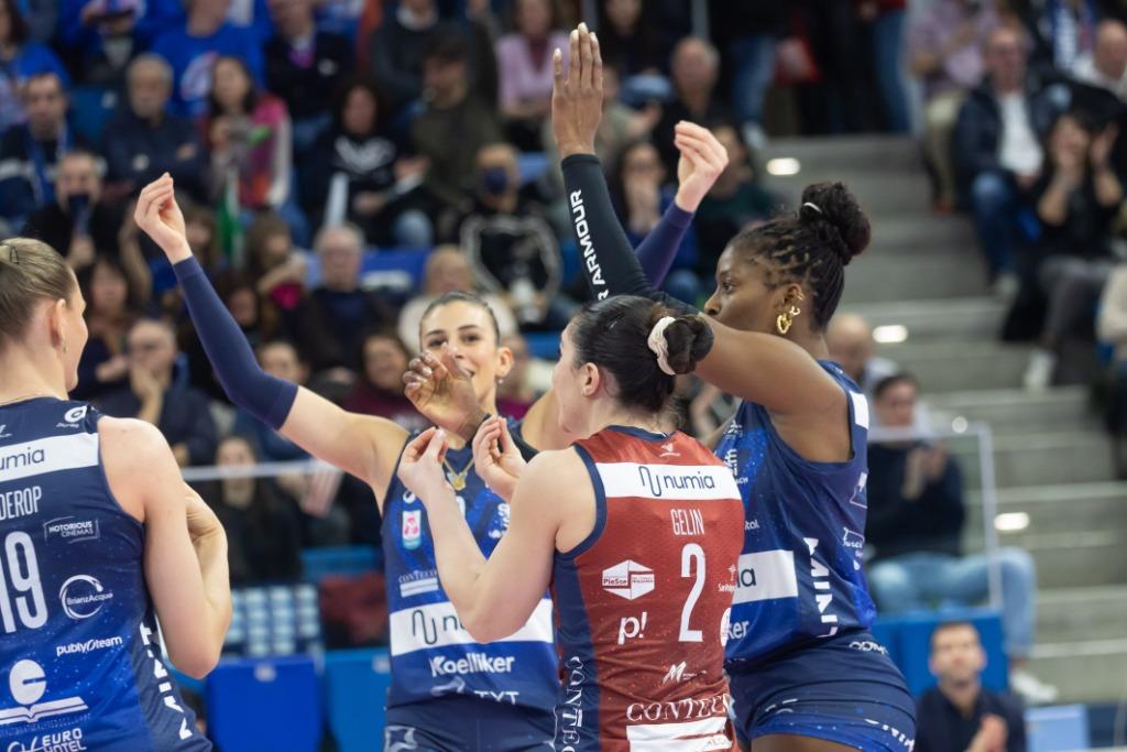 Volley femminile, Milano a un passo dai quarti. Servono due set contro uno Schwerin d’assalto