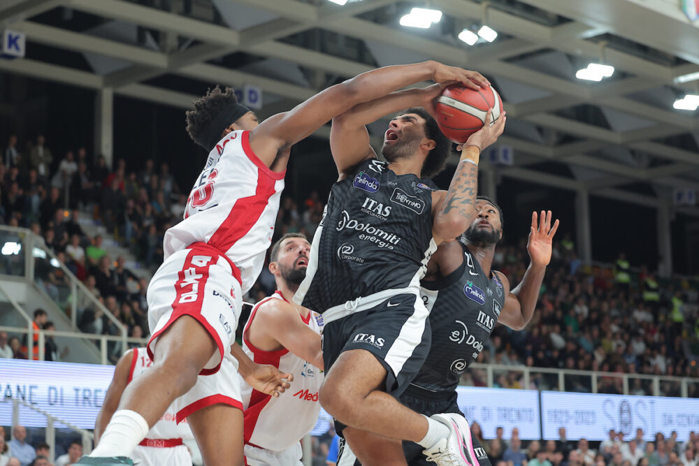 LIVE Olimpia Milano-Trento 63-79, Coppa Italia basket 2025 in DIRETTA: IMPRESA DELL’AQUILA A TORINO, E’ STORIA! 23 punti di Jordan Ford MVP