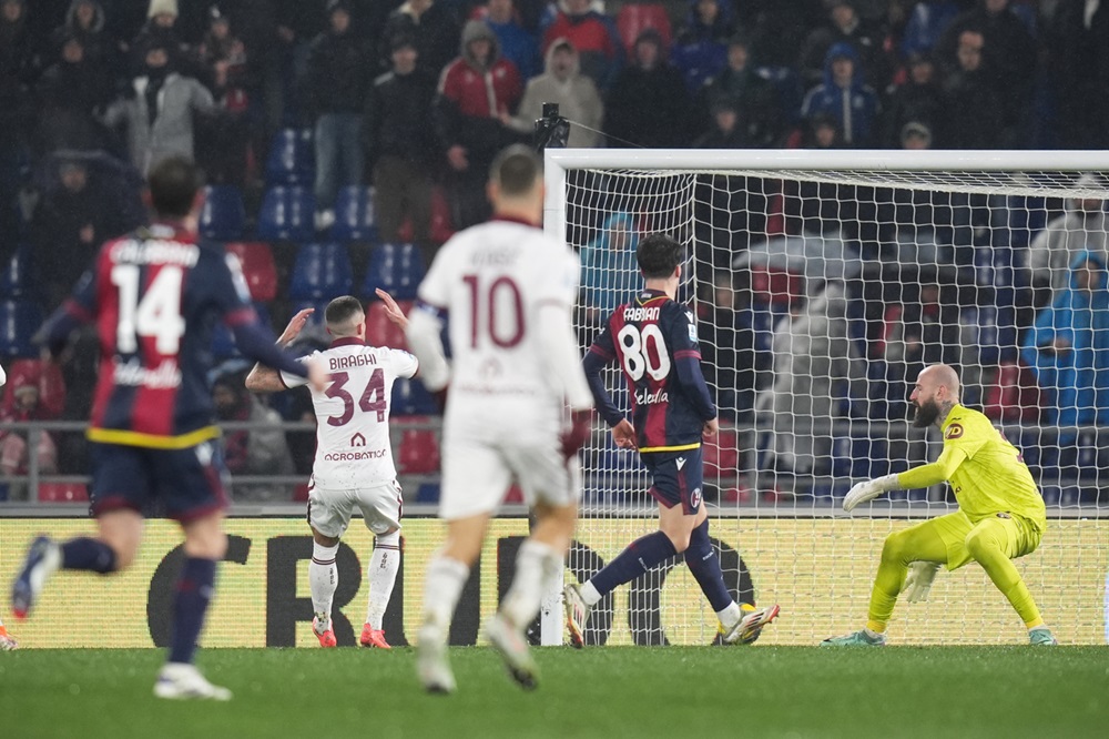 Calcio, il Bologna batte il Torino nell’anticipo per 3 2. Decide un autogol di Biraghi nel finale